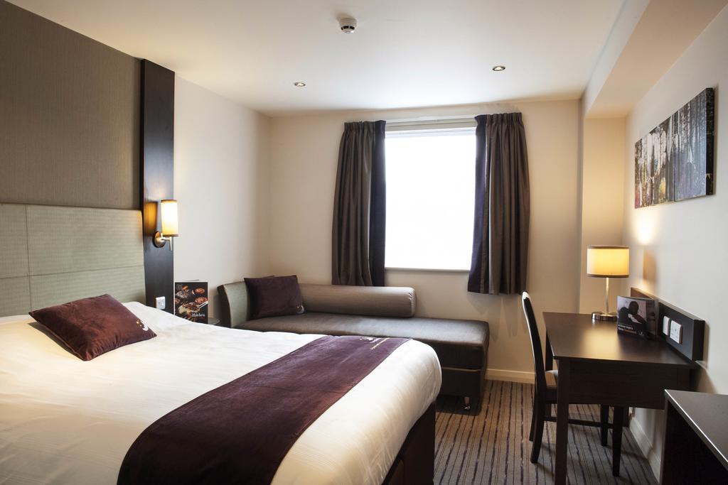 Premier Inn Glasgow Braehead Dış mekan fotoğraf